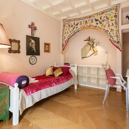 Daire Serragli Grand Palace Floransa